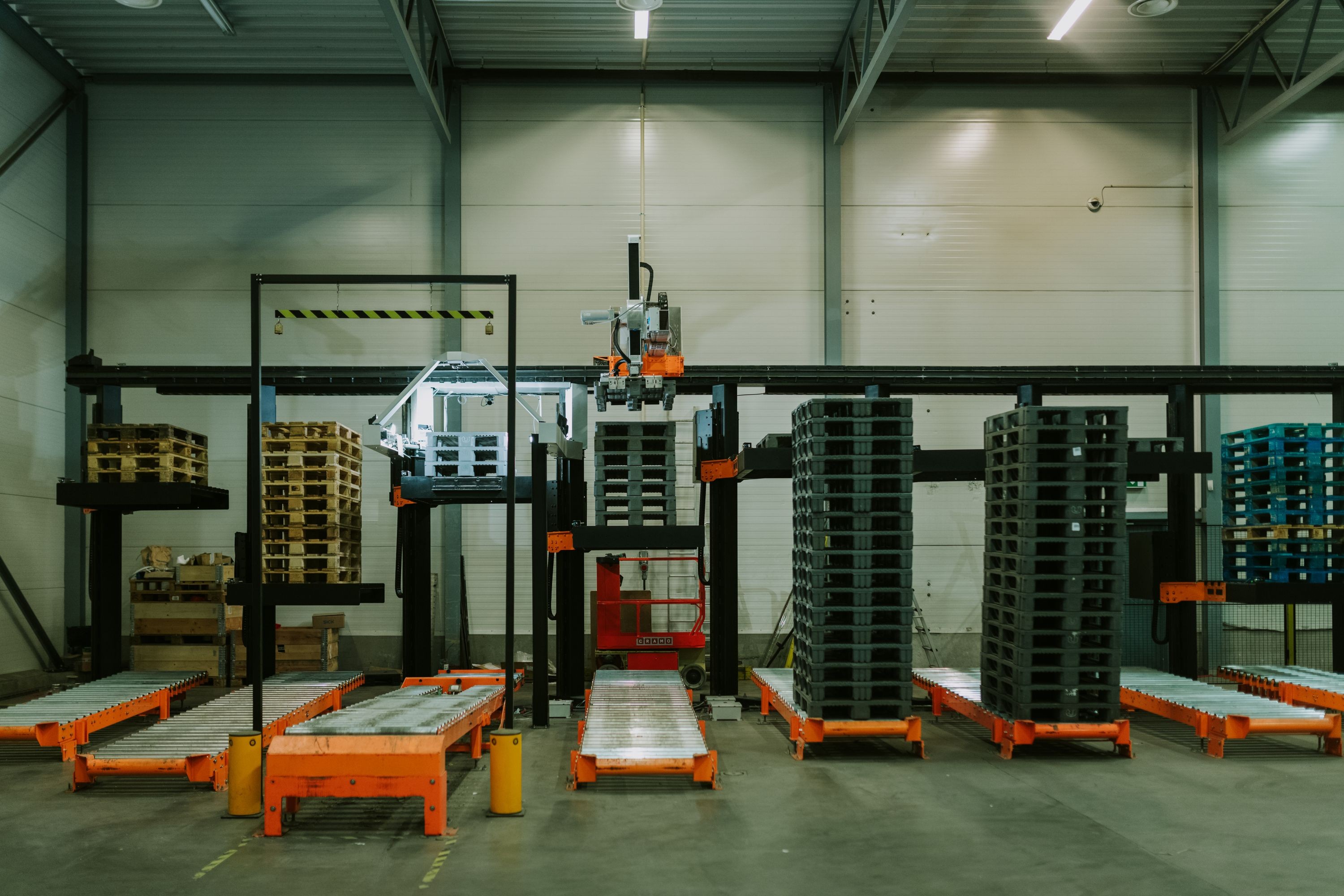 Solwr solutions warehouse robots Sort and Grab